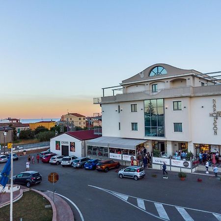 Hotel Napoleon Torre Melissa Екстериор снимка
