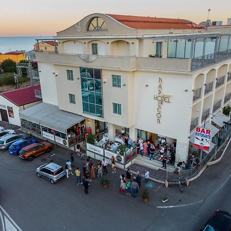 Hotel Napoleon Torre Melissa Екстериор снимка