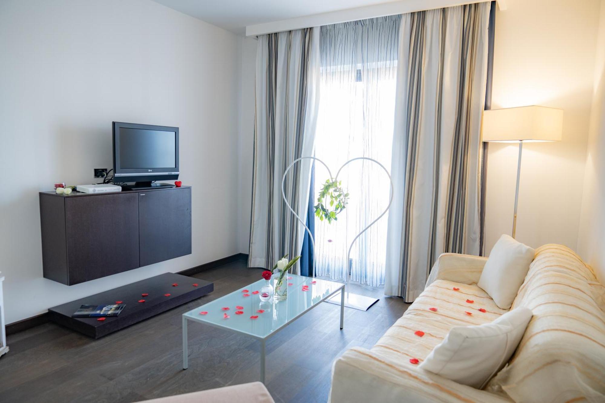 Hotel Napoleon Torre Melissa Екстериор снимка