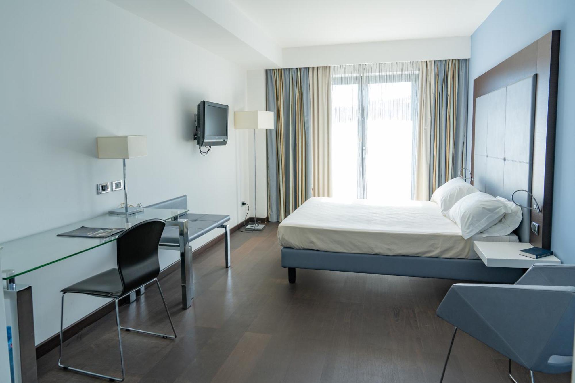 Hotel Napoleon Torre Melissa Екстериор снимка