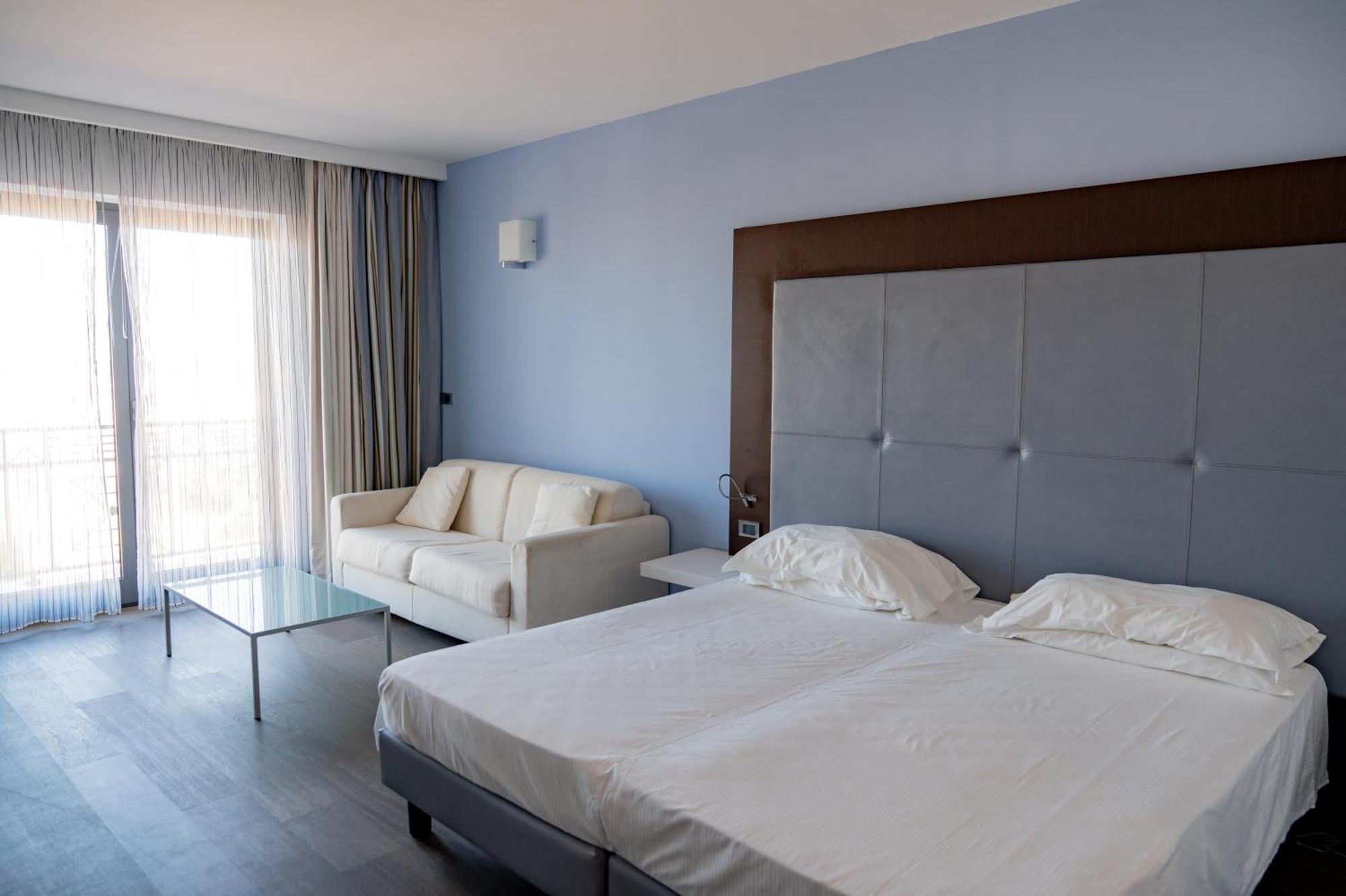 Hotel Napoleon Torre Melissa Екстериор снимка