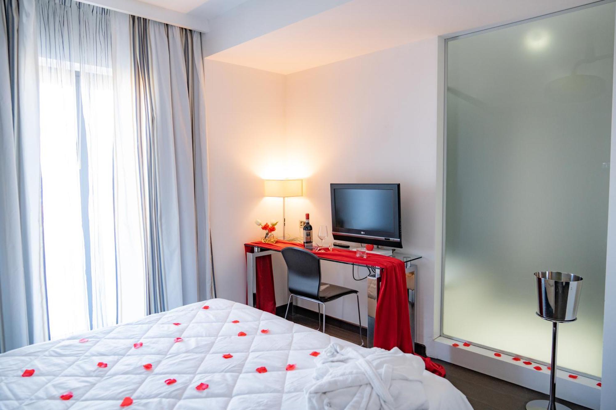 Hotel Napoleon Torre Melissa Екстериор снимка