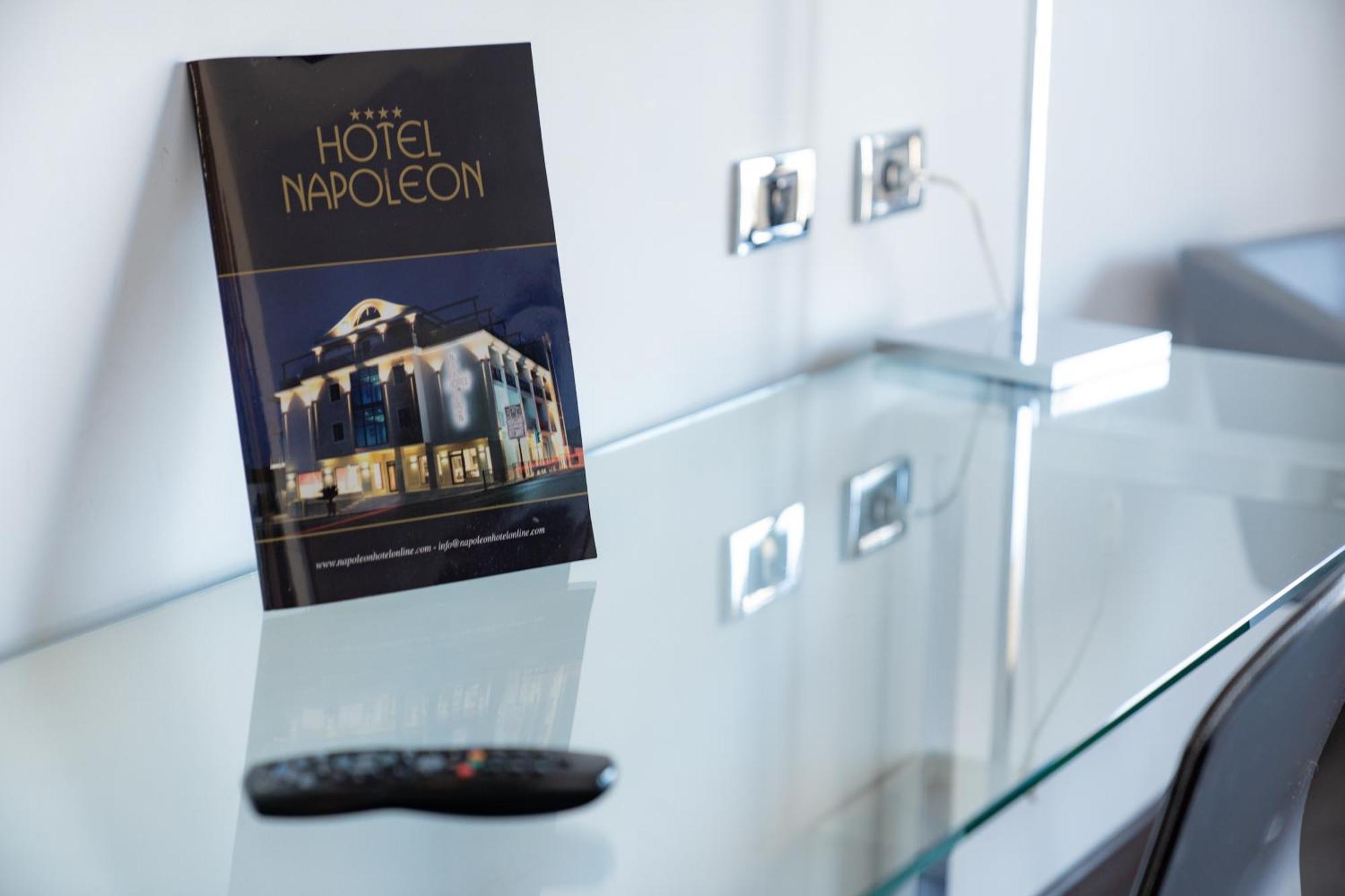 Hotel Napoleon Torre Melissa Екстериор снимка