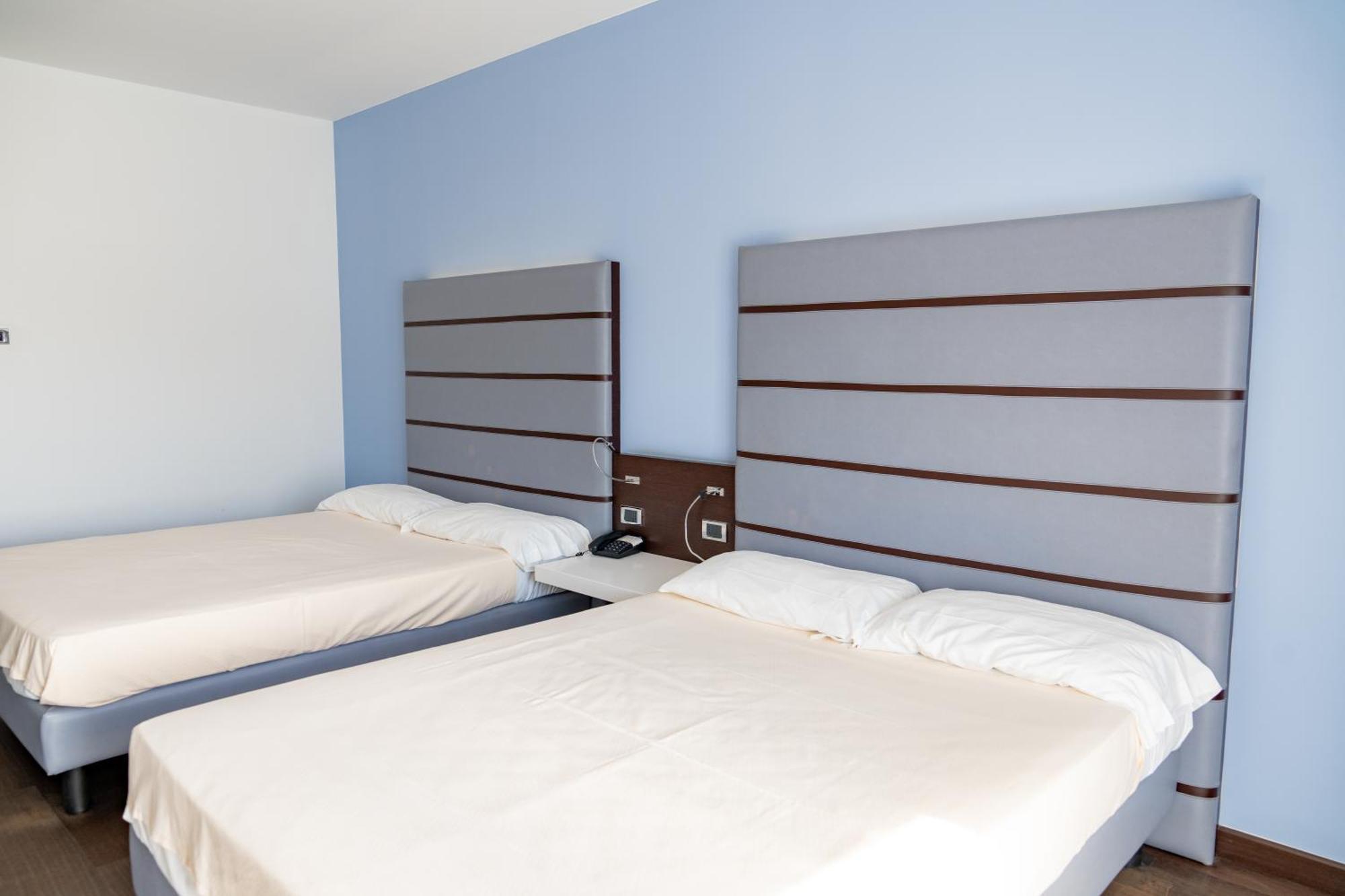 Hotel Napoleon Torre Melissa Екстериор снимка