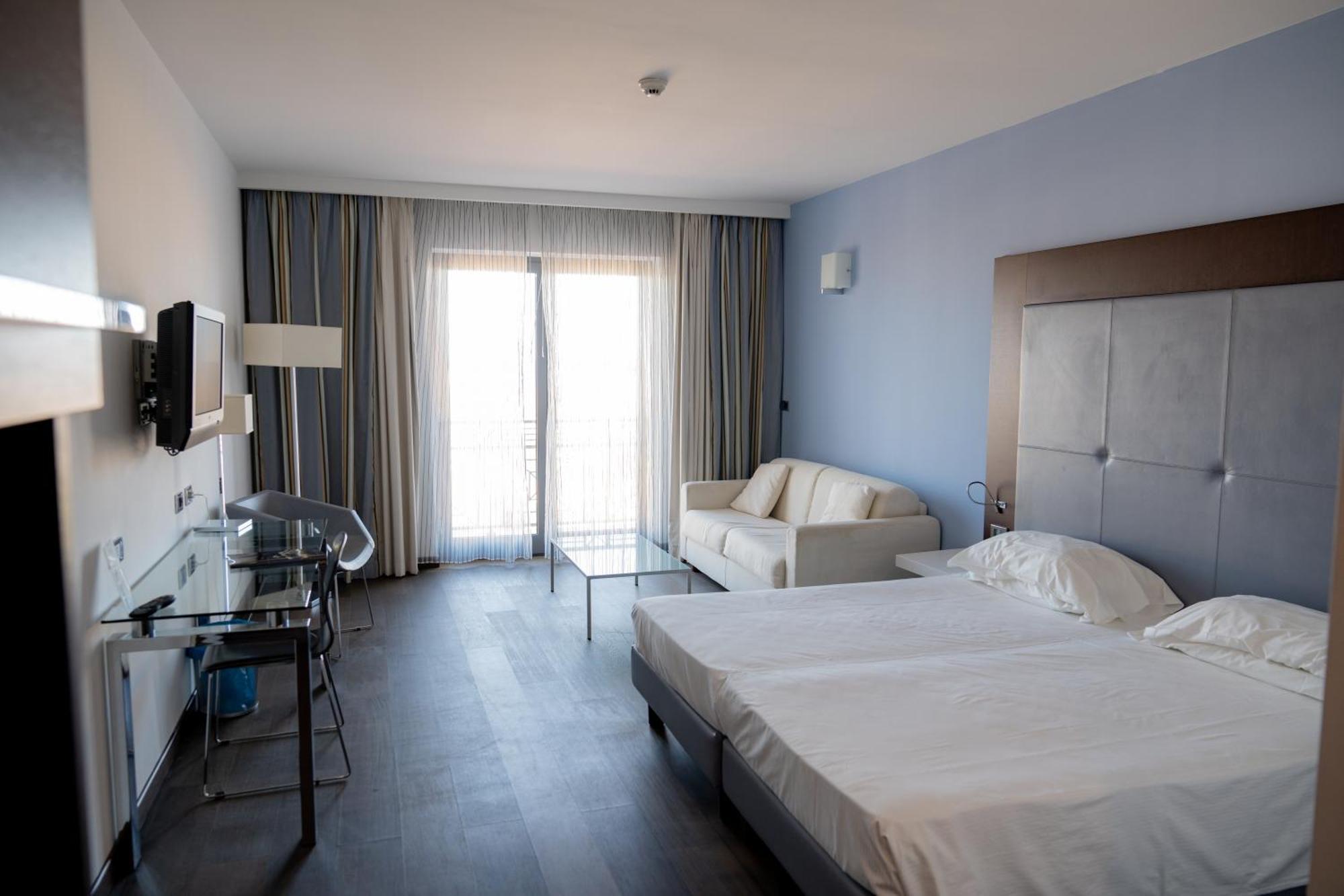 Hotel Napoleon Torre Melissa Екстериор снимка