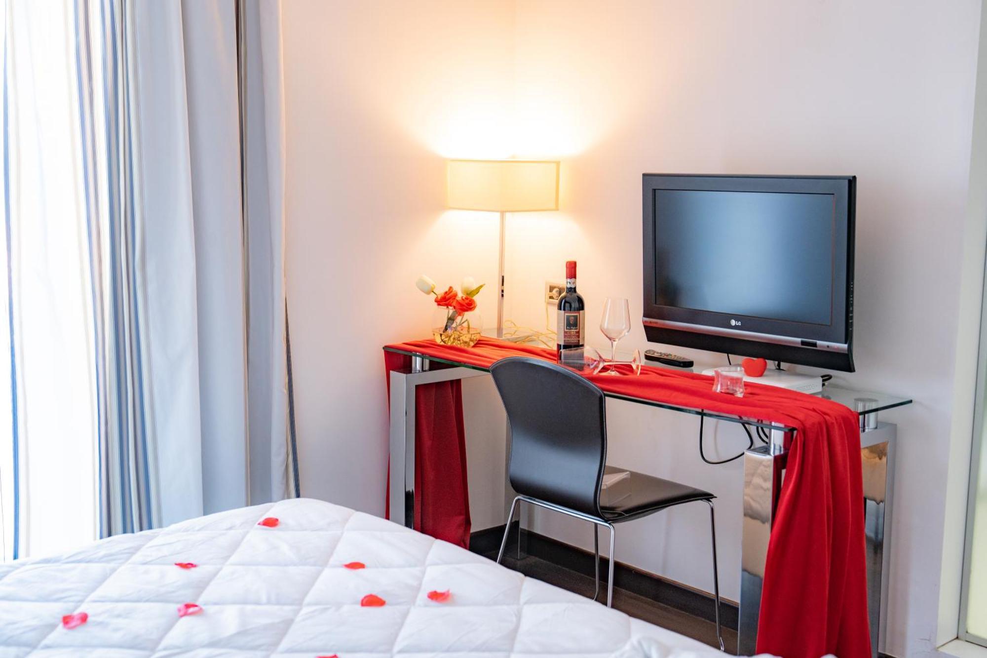 Hotel Napoleon Torre Melissa Екстериор снимка