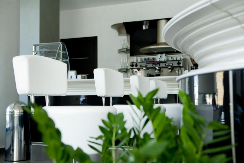Hotel Napoleon Torre Melissa Екстериор снимка