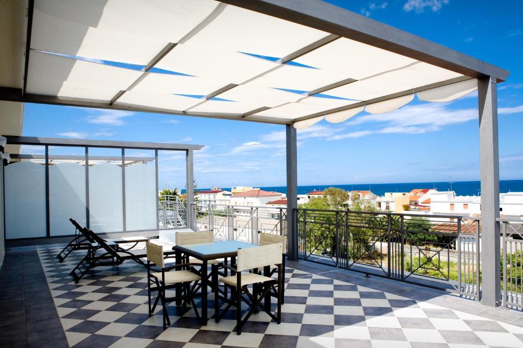 Hotel Napoleon Torre Melissa Стая снимка