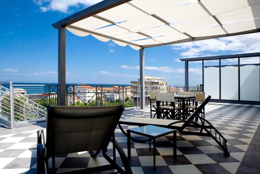 Hotel Napoleon Torre Melissa Стая снимка