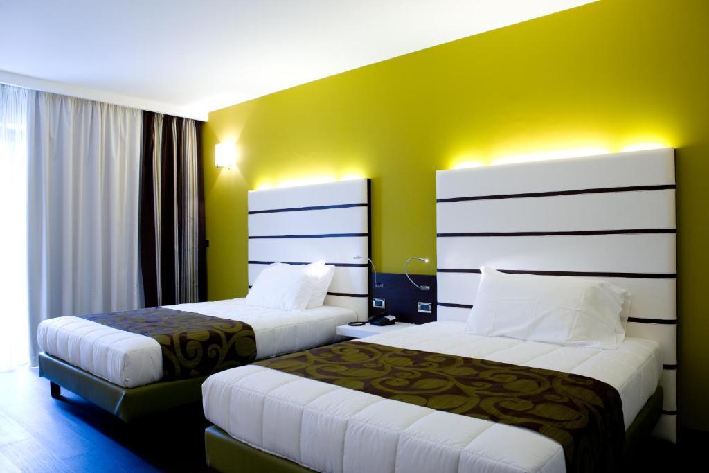Hotel Napoleon Torre Melissa Стая снимка
