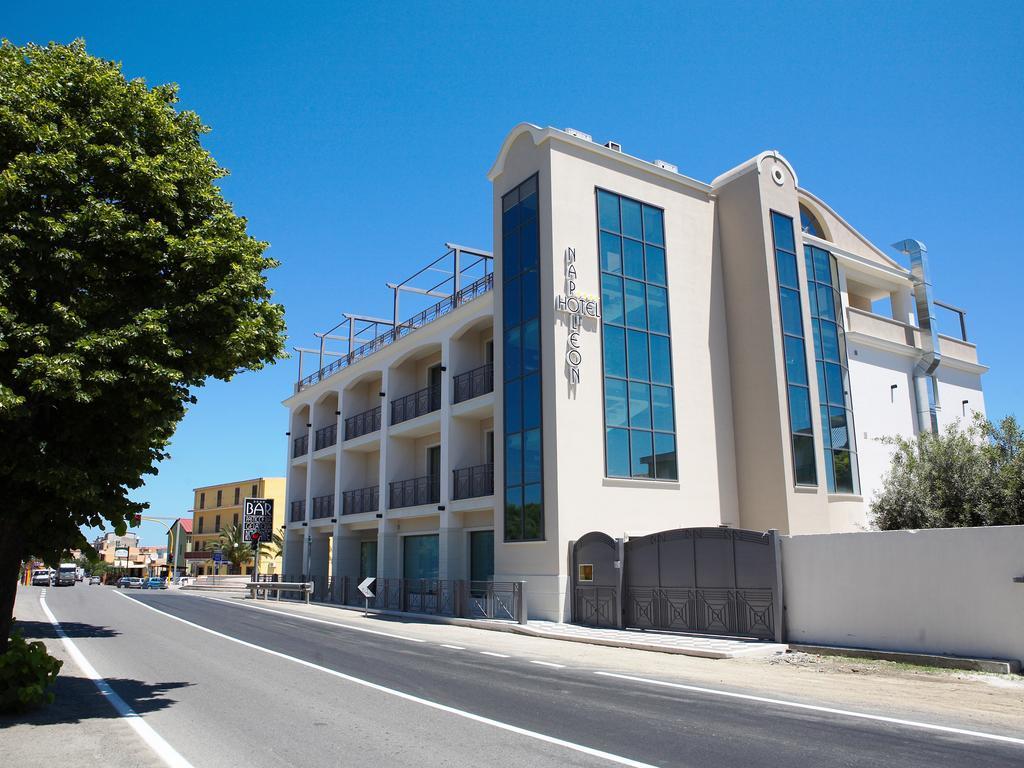 Hotel Napoleon Torre Melissa Екстериор снимка