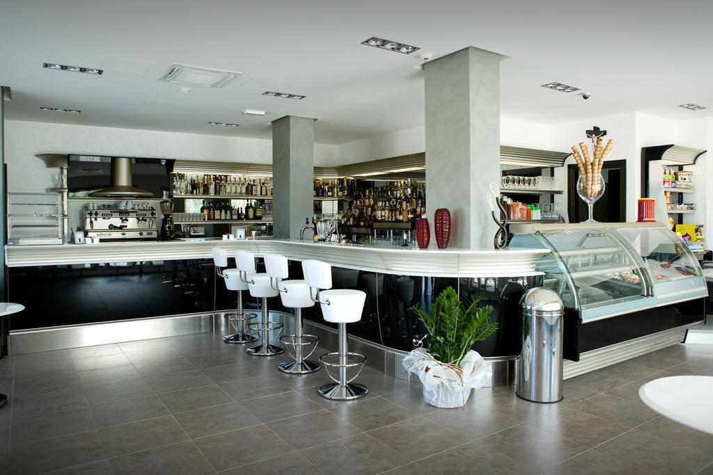 Hotel Napoleon Torre Melissa Екстериор снимка